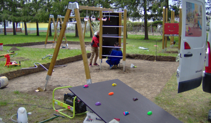 Výstavba detského ihriska